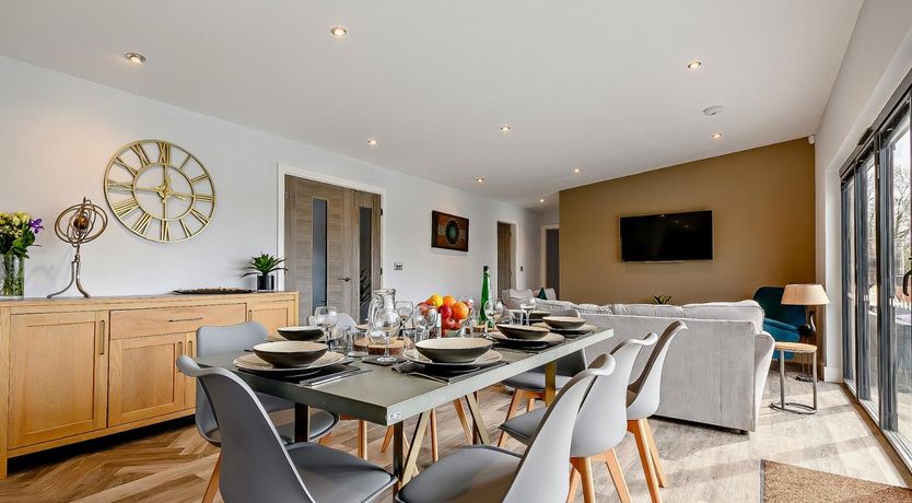 Photo of 3 Bed in Worcester