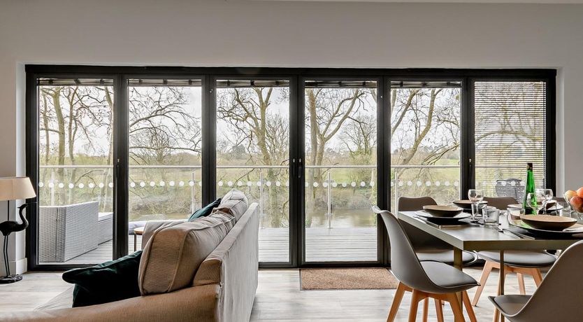 Photo of 3 Bed in Worcester