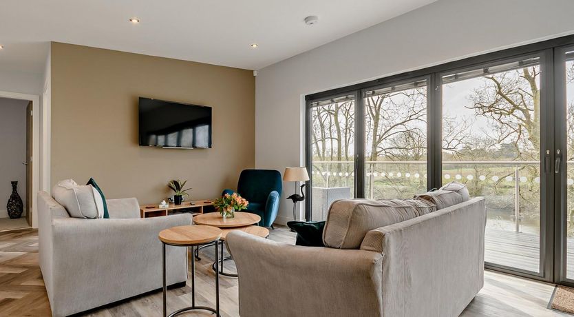 Photo of 3 Bed in Worcester