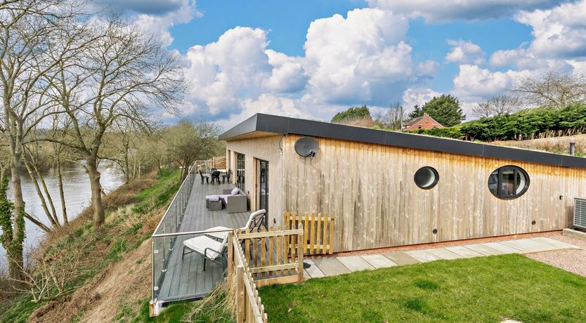 Photo of 3 Bed in Worcester