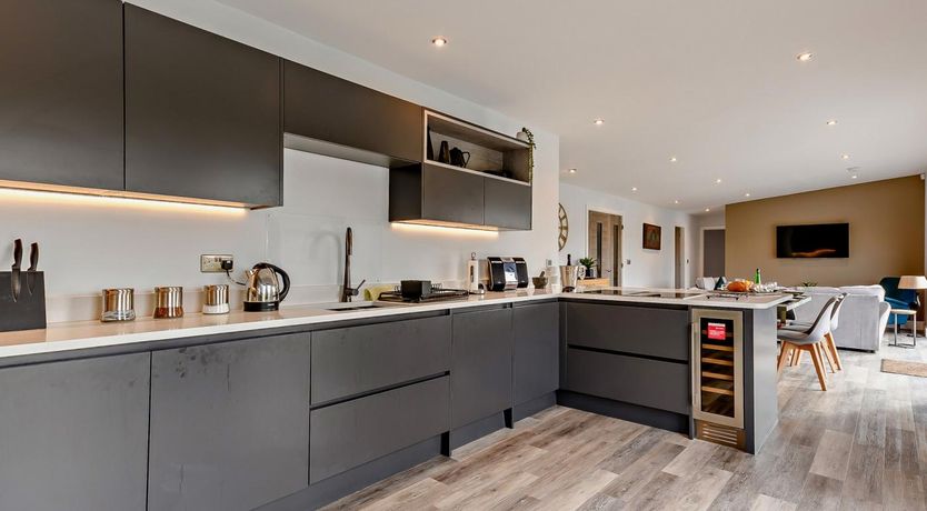 Photo of 3 Bed in Worcester