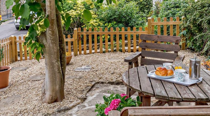 Photo of 1 Bed in Rode