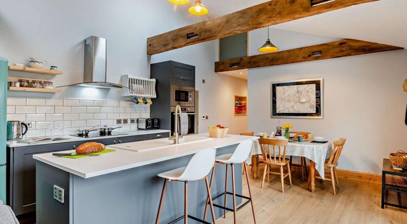 Photo of 2 Bed in Compton Bishop