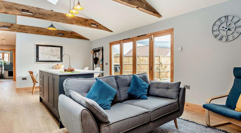 Photo of 2 Bed in Compton Bishop