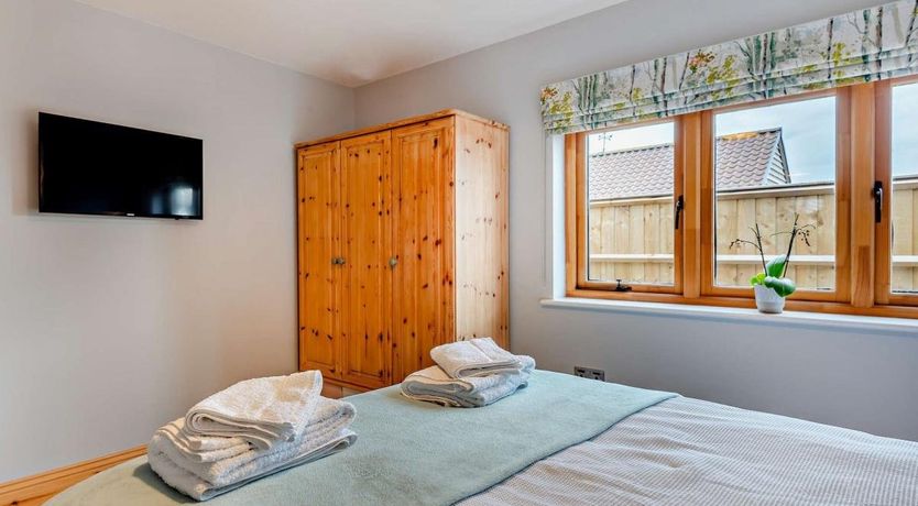 Photo of 2 Bed in Compton Bishop