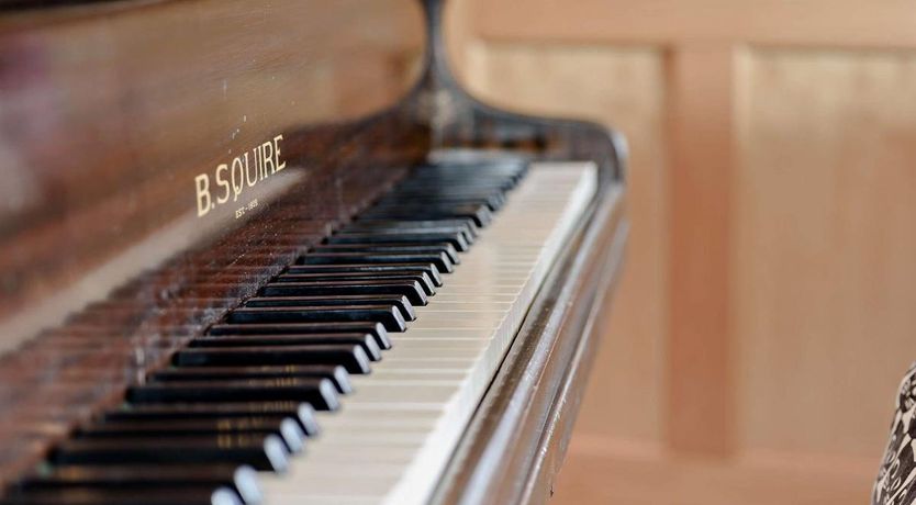 Photo of 6 Bed in Higher Clovelly