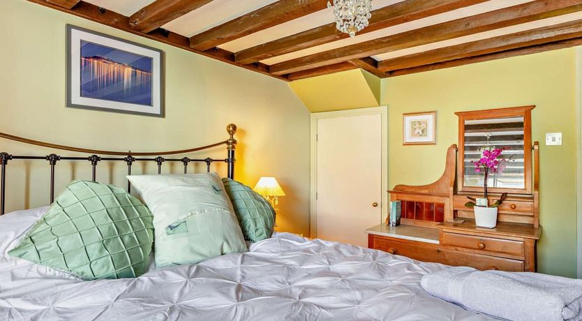 Photo of 2 Bed in Portland