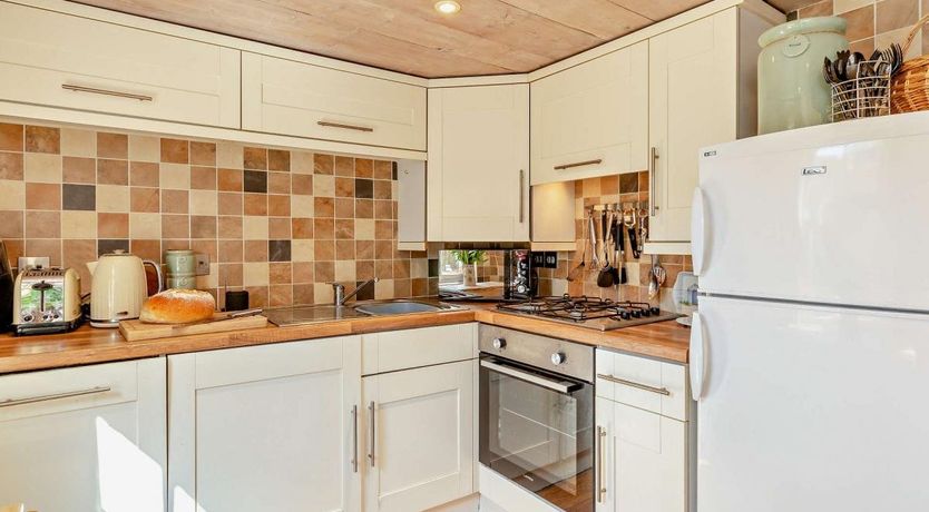 Photo of 2 Bed in Fortuneswell