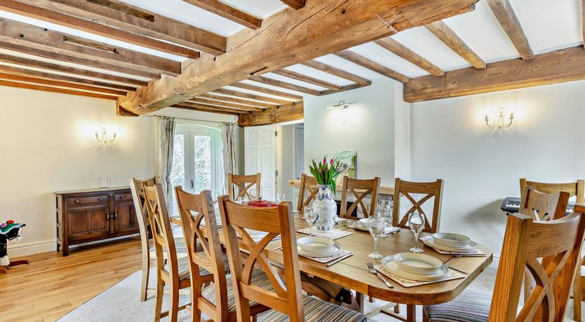 Photo of 5 Bed in Ross-on-wye