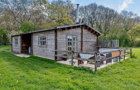 Photo of log-cabin-in-nottinghamshire-6