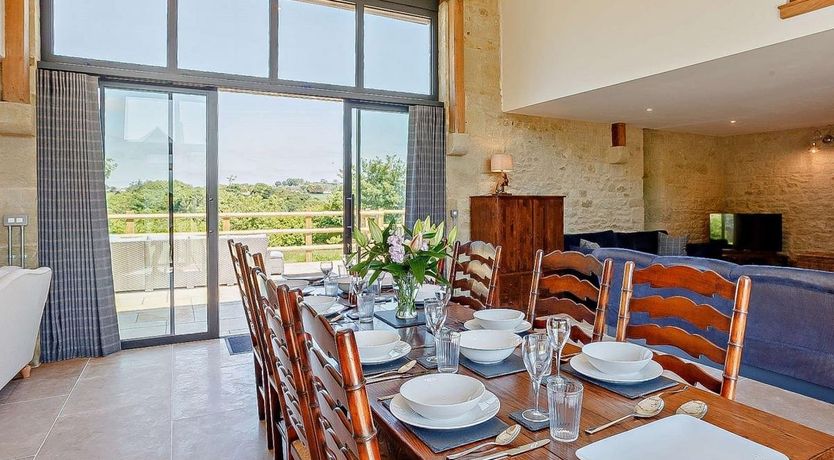 Photo of 4 Bed in Melbury Abbas