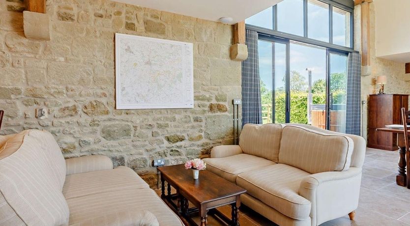 Photo of 4 Bed in Melbury Abbas