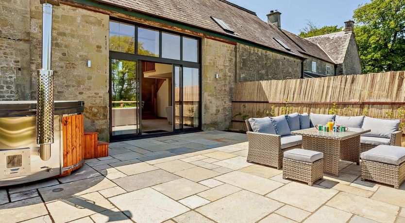 Photo of 4 Bed in Melbury Abbas