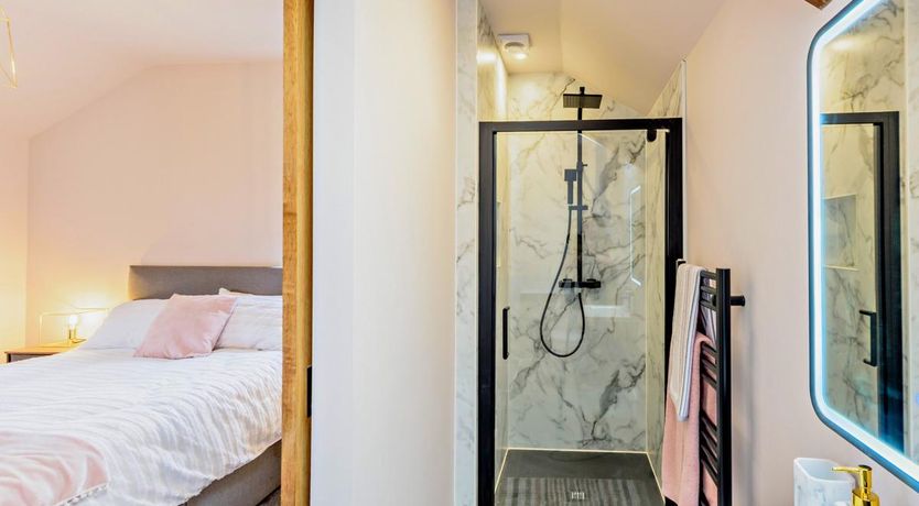 Photo of 2 Bed in Bickington