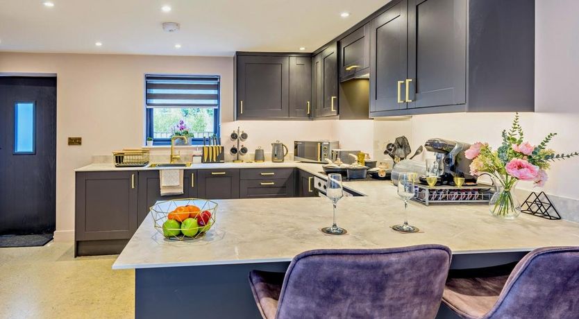 Photo of 2 Bed in Bickington