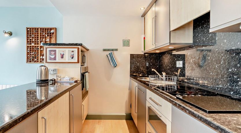 Photo of 2 Bed in Tenby