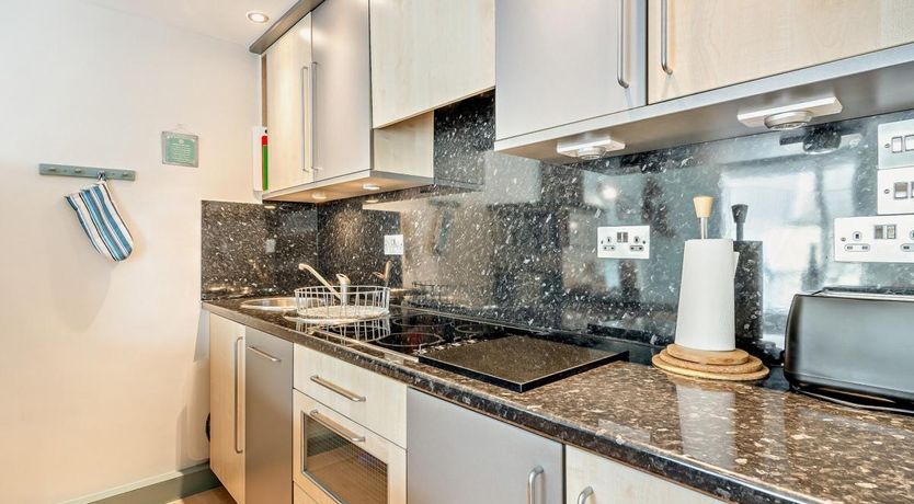 Photo of 2 Bed in Tenby