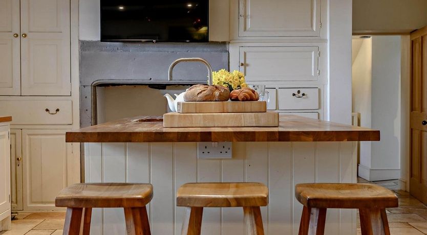 Photo of 5 Bed in Embleton