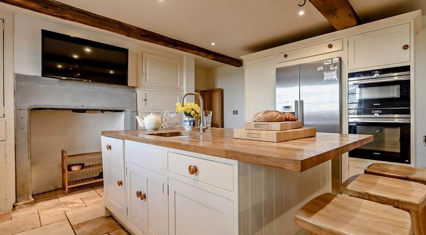 Photo of 5 Bed in Embleton