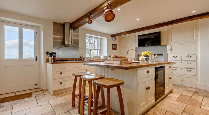 Photo of 5 Bed in Embleton