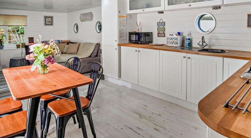 Photo of 2 Bed in East Cowes