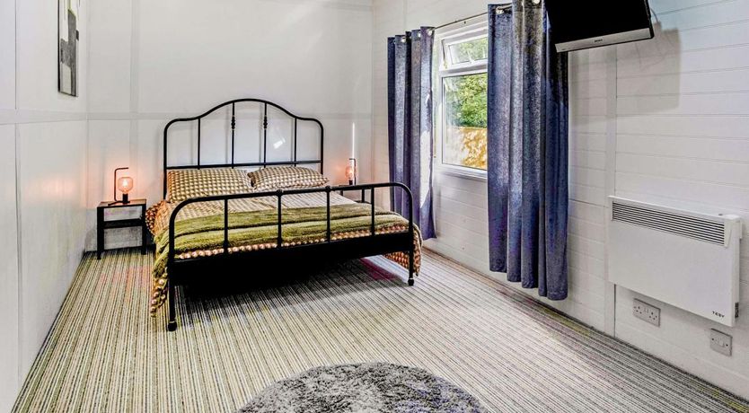 Photo of 2 Bed in East Cowes