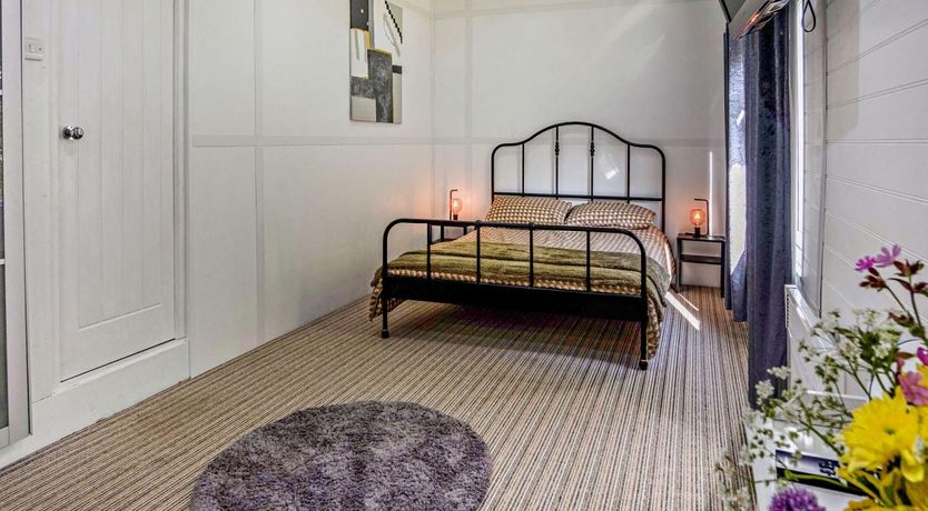 Photo of 2 Bed in East Cowes