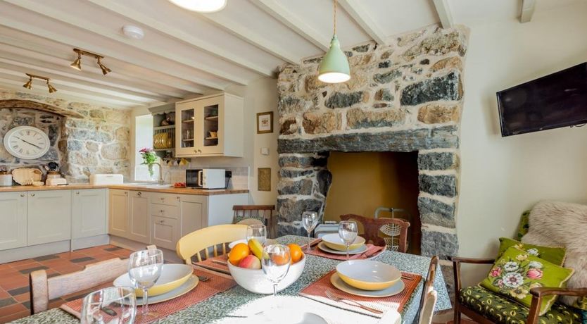 Photo of 4 Bed in Botwnnog