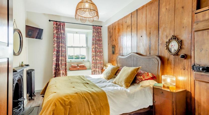 Photo of 4 Bed in Botwnnog