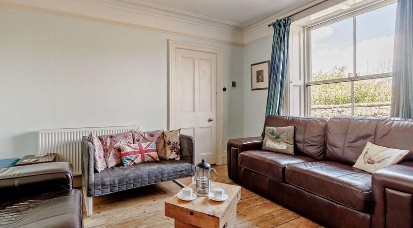 Photo of 6 Bed in Dolgellau