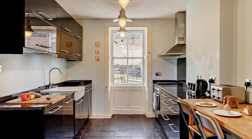 Photo of 6 Bed in Dolgellau