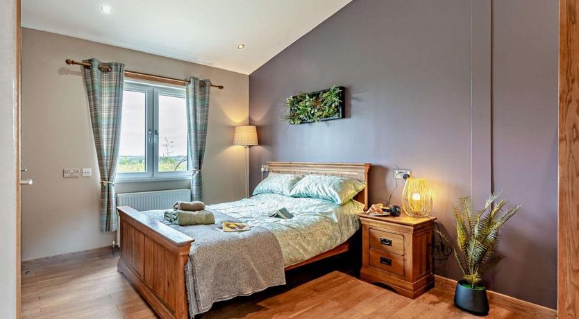 Photo of 3 Bed in Forth