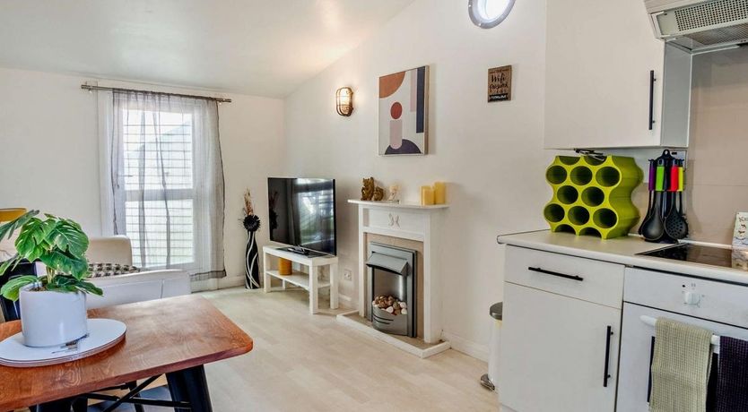 Photo of 1 Bed in East Cowes