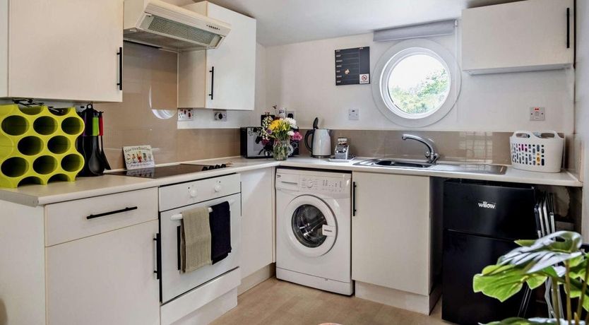 Photo of 1 Bed in East Cowes