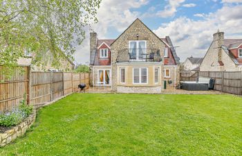 5 Bed in Glastonbury Holiday Cottage