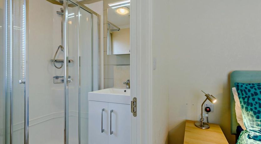 Photo of 2 Bed in Stepaside