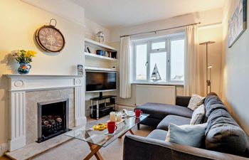 in Barton On Sea (91664) Apartment