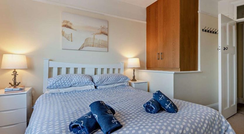 Photo of 1 Bed in Barton on Sea