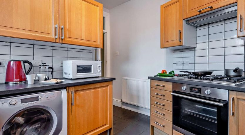 Photo of 1 Bed in Barton on Sea