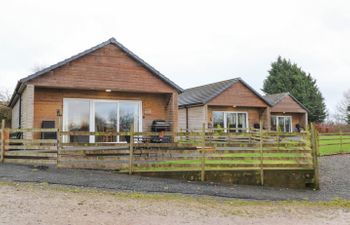 Holly Lodge Holiday Cottage