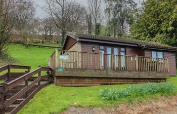 Chalet Log Cabin L10 Holiday Cottage