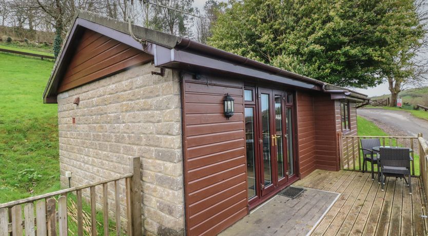 Photo of Chalet Log Cabin L10