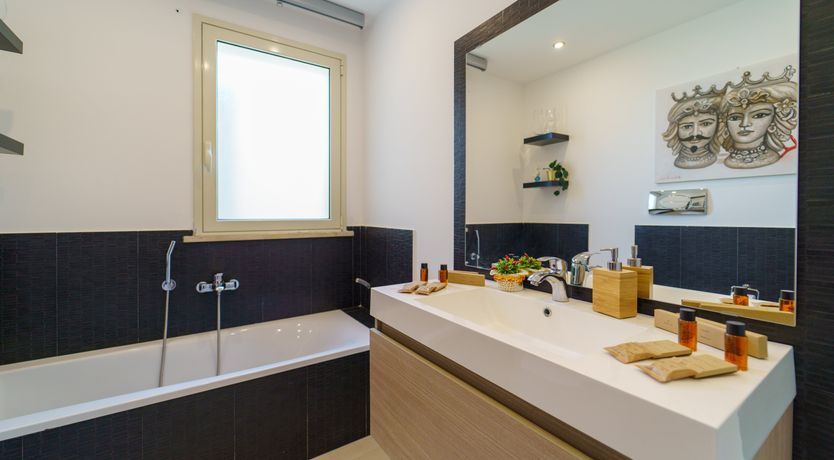 Photo of Emerald Green Augusta