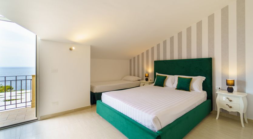 Photo of Emerald Green Augusta