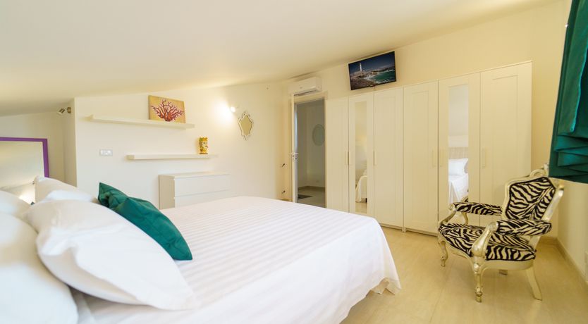 Photo of Emerald Green Augusta