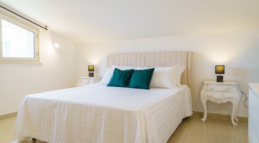 Photo of Emerald Green Augusta