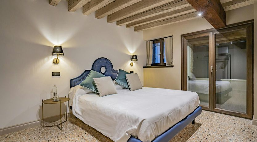 Photo of Venetian Rose