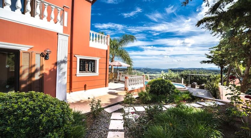 Photo of Sea Through the Grecian Columns