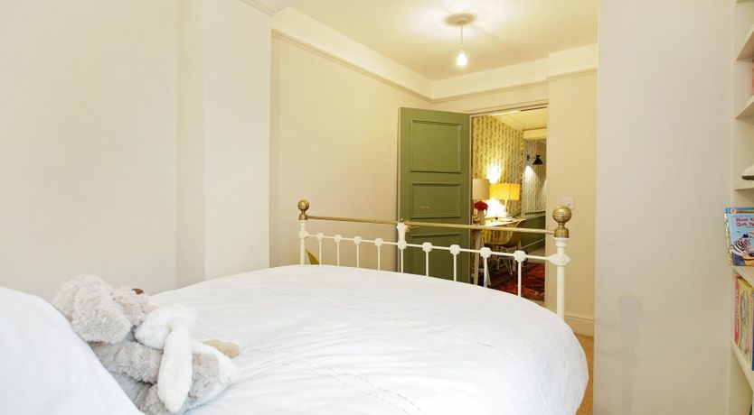 Photo of London Melody