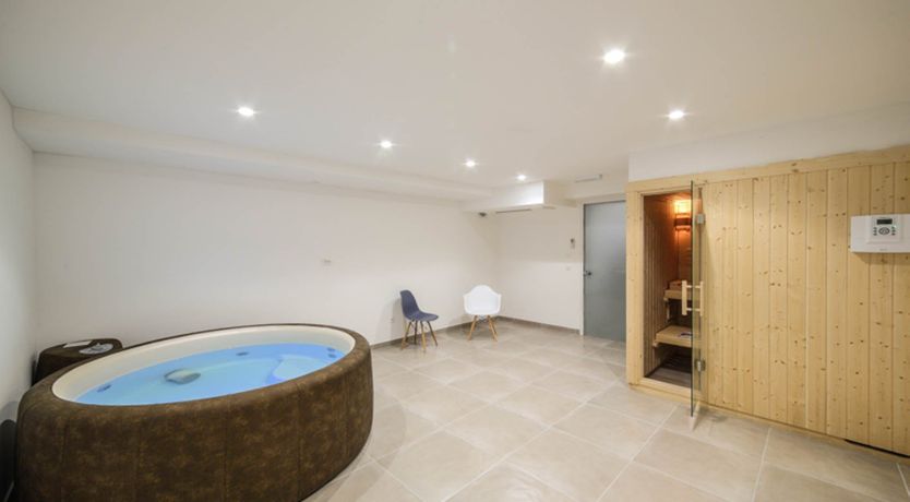 Photo of Beachside Breaks